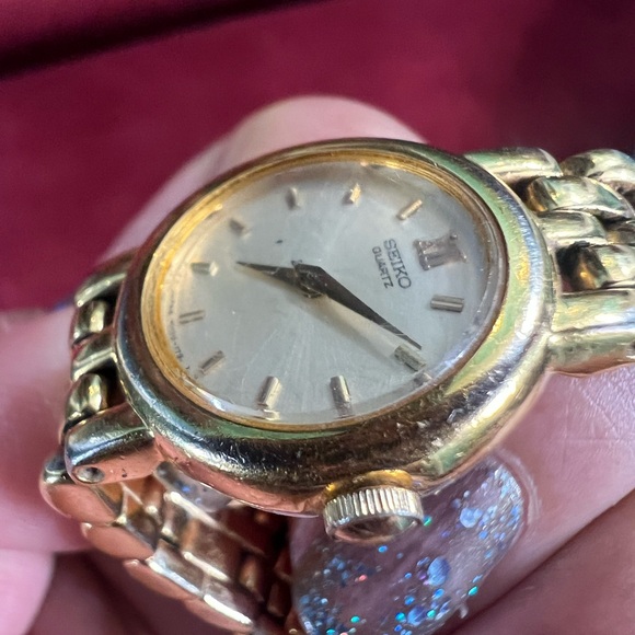 👑✅PRICE FIRM✅Vintage Seiko Stainless Steel Gold Watch - Picture 5 of 17